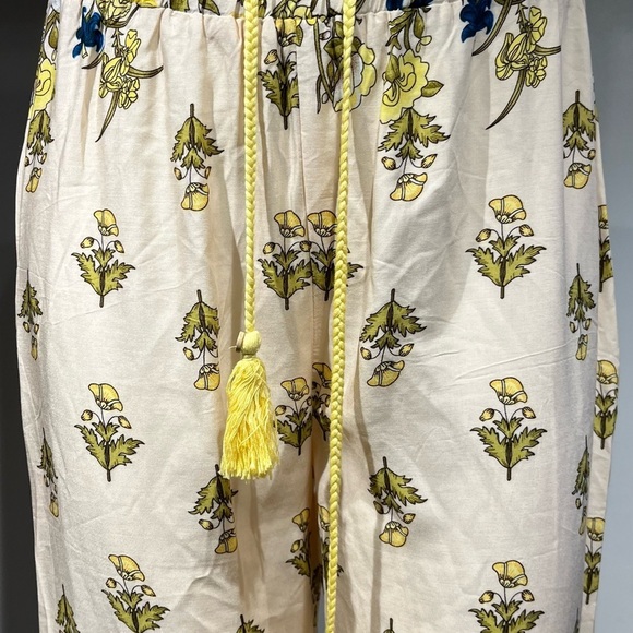 Paparazzi Cream Yellow Floral Cropped Pants - Picture 12 of 14